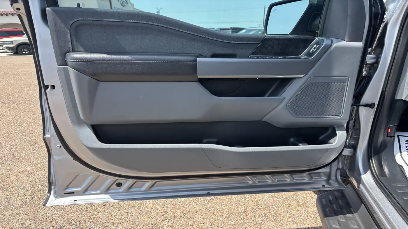 2023 Ford F-150 Lightning XLT