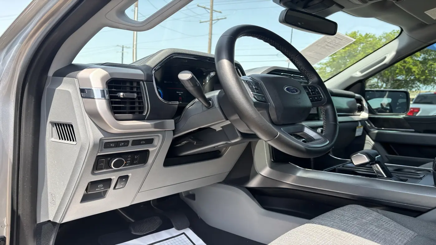 2023 Ford F-150 Lightning XLT