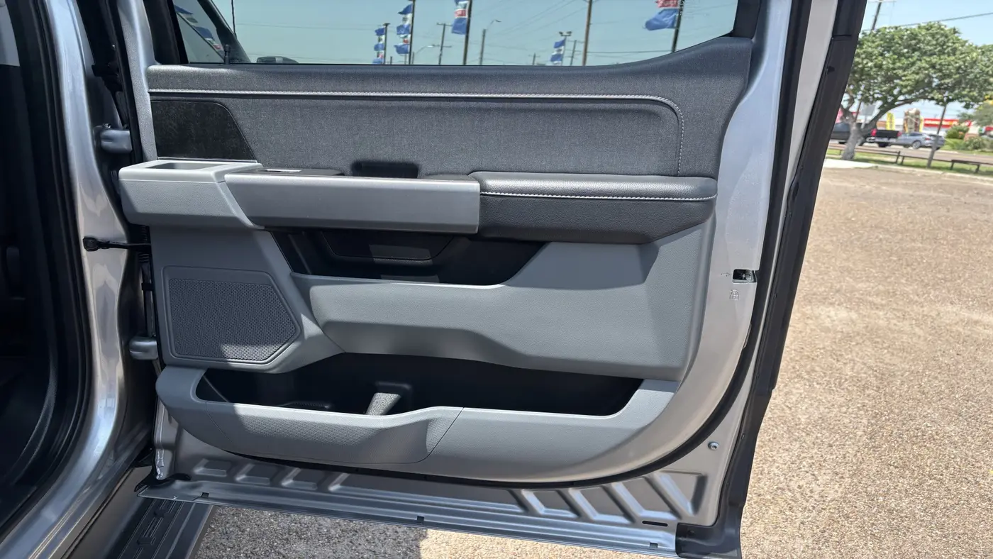 2023 Ford F-150 Lightning XLT