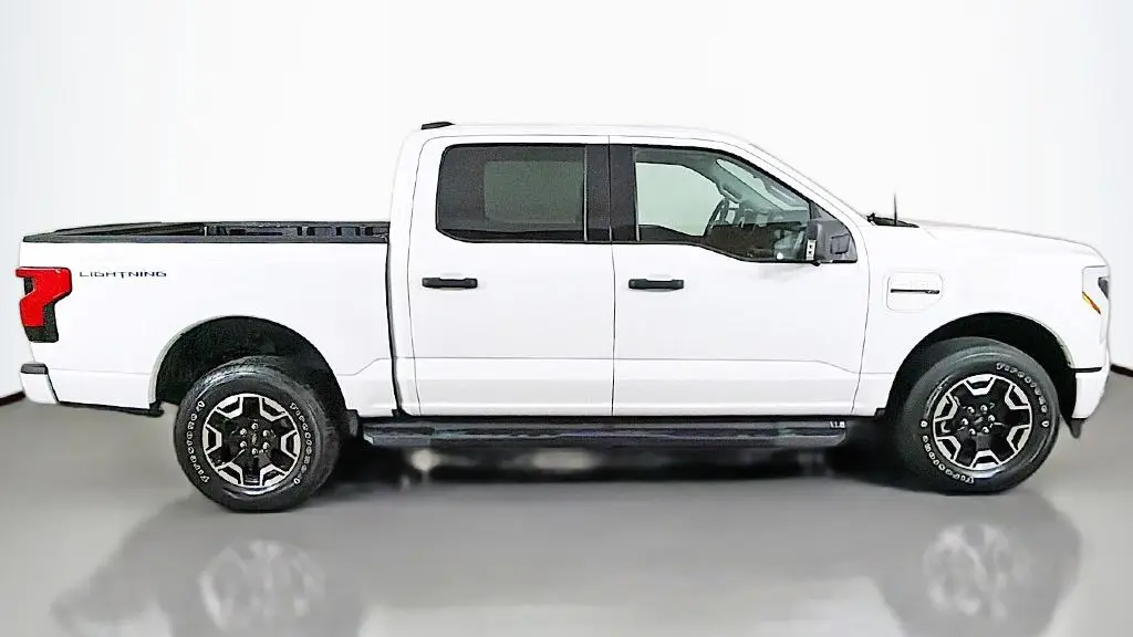 2023 Ford F-150 Lightning XLT
