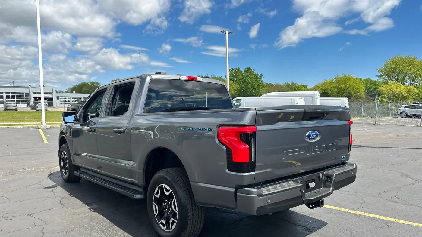 2023 Ford F-150 Lightning XLT