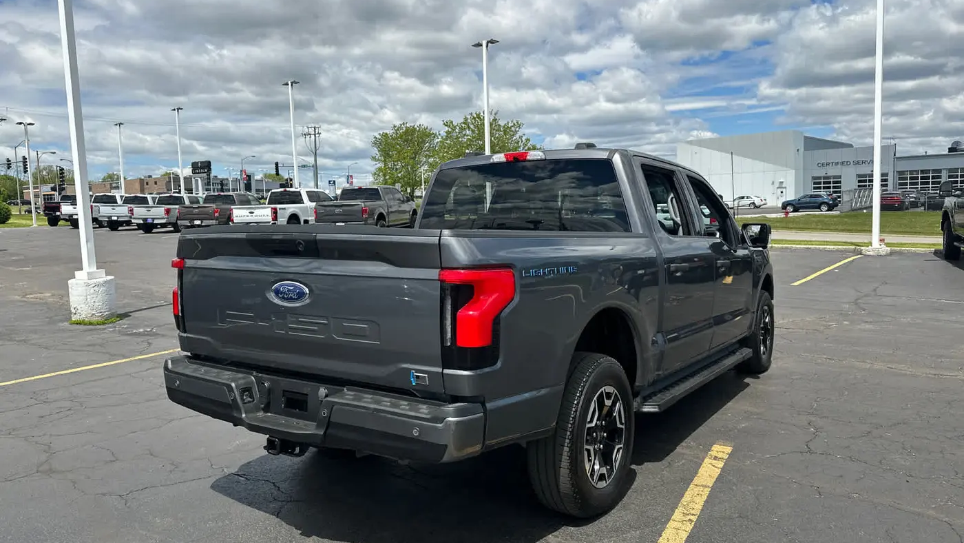 2023 Ford F-150 Lightning XLT