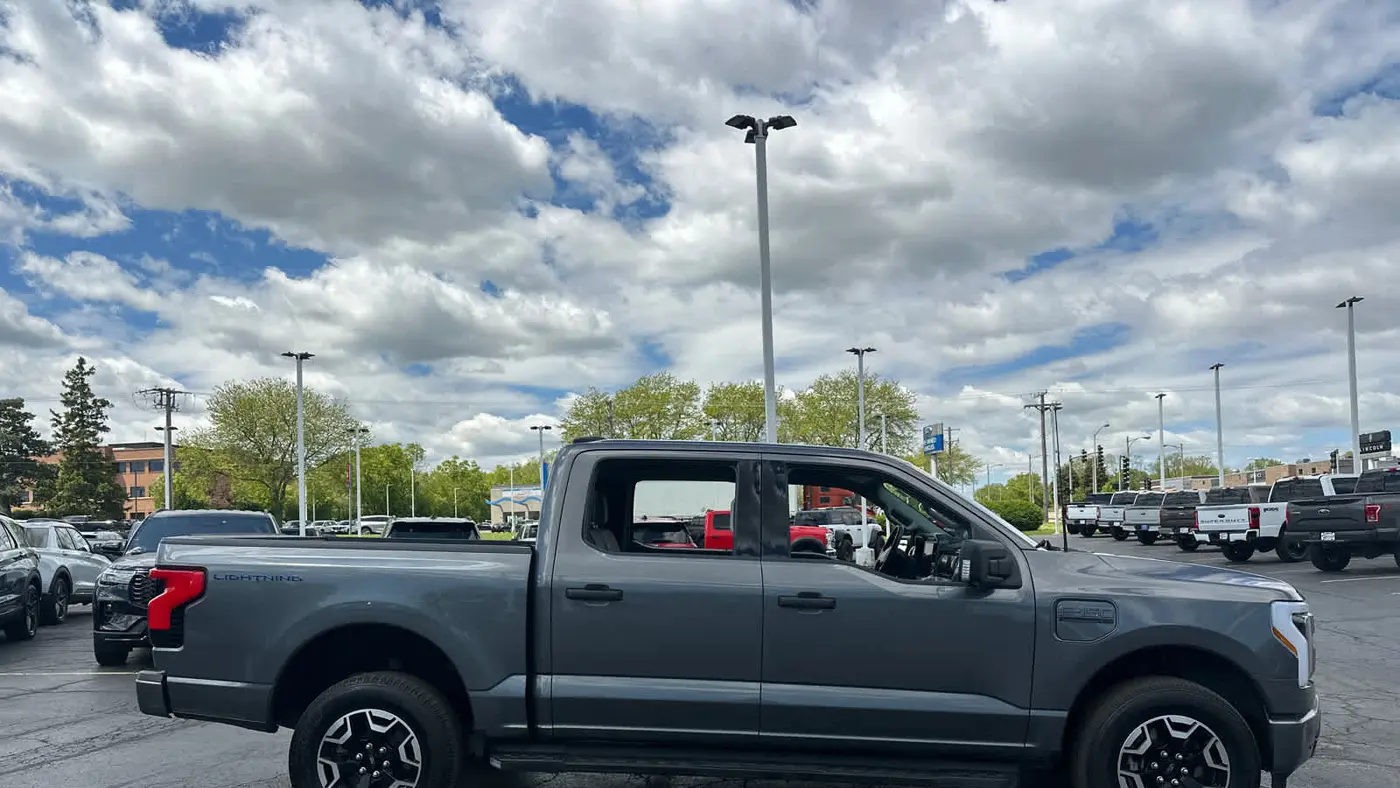 2023 Ford F-150 Lightning XLT