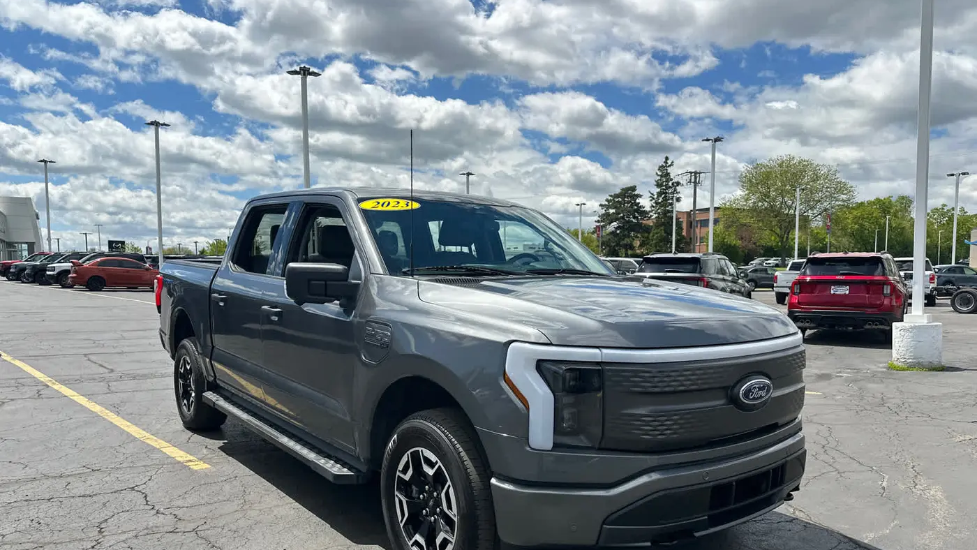 2023 Ford F-150 Lightning XLT