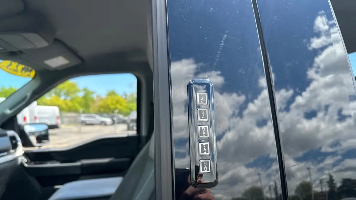 2023 Ford F-150 Lightning XLT