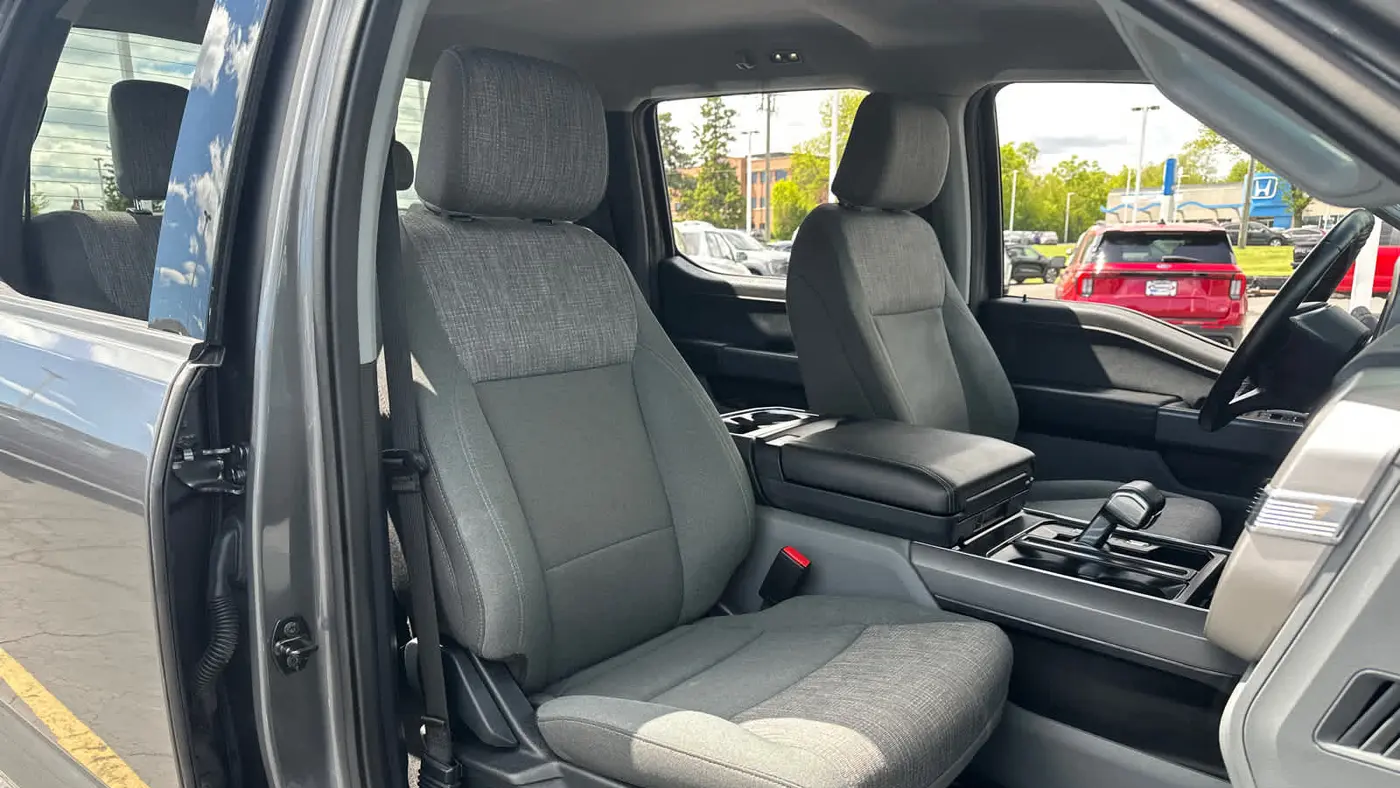 2023 Ford F-150 Lightning XLT