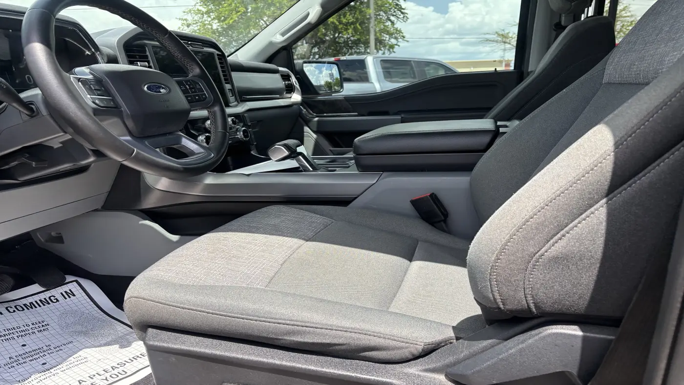2023 Ford F-150 Lightning Lariat