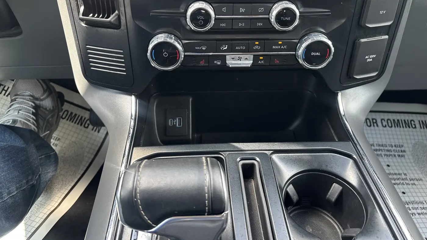 2023 Ford F-150 Lightning Lariat
