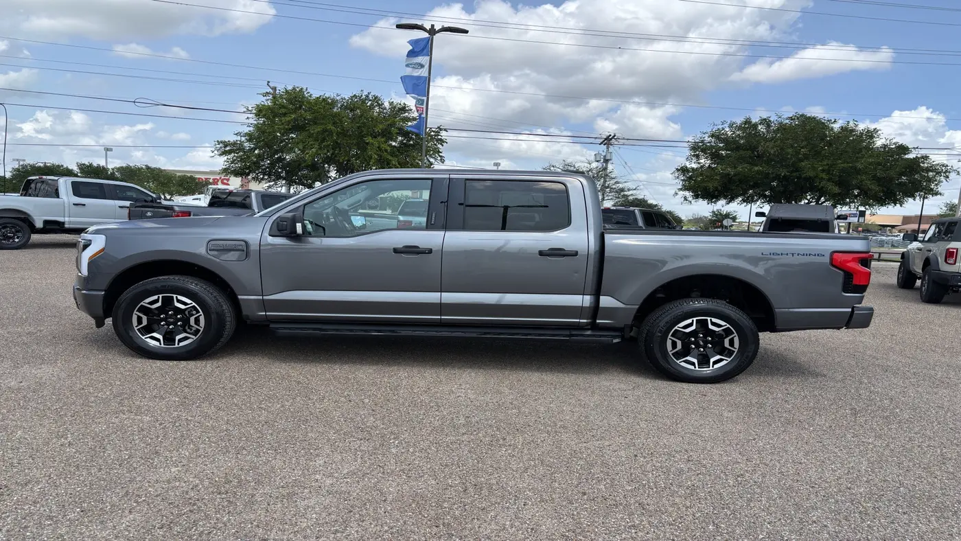 2023 Ford F-150 Lightning XLT