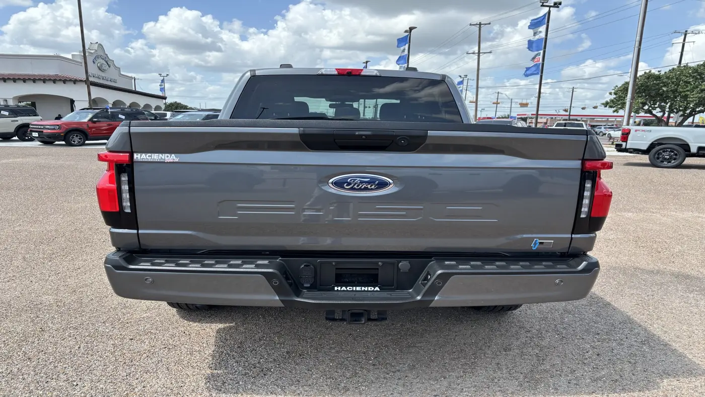 2023 Ford F-150 Lightning XLT