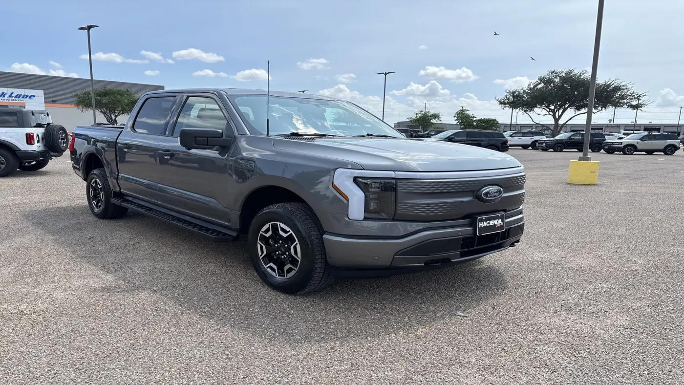 2023 Ford F-150 Lightning XLT