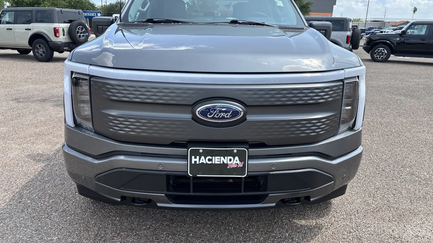 2023 Ford F-150 Lightning XLT