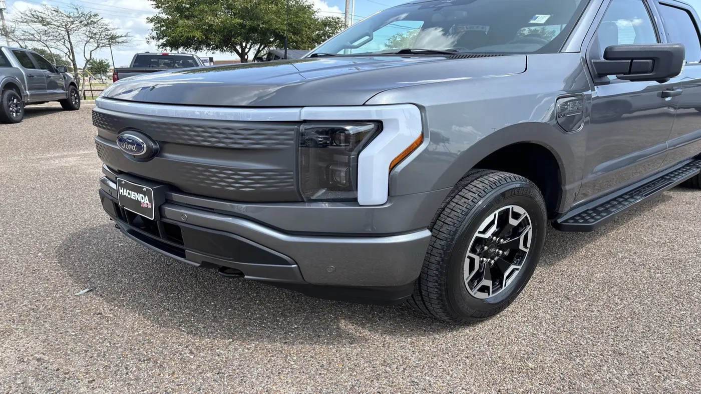 2023 Ford F-150 Lightning XLT