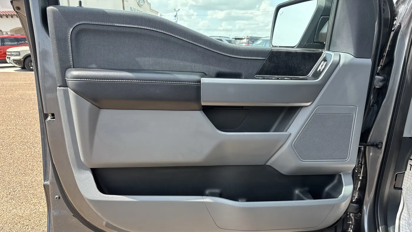 2023 Ford F-150 Lightning XLT
