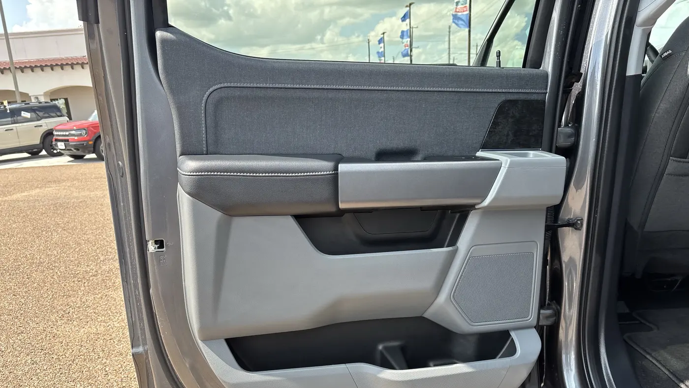 2023 Ford F-150 Lightning XLT