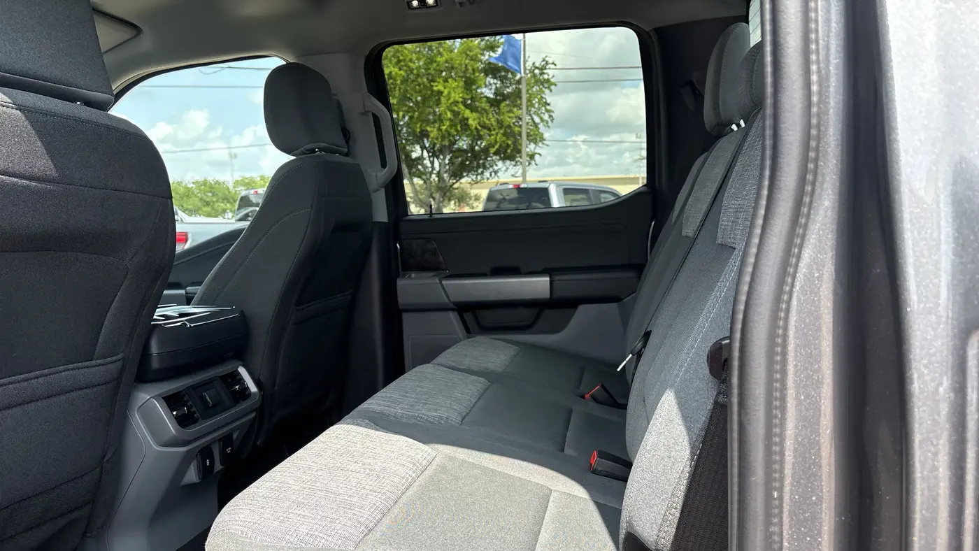 2023 Ford F-150 Lightning XLT