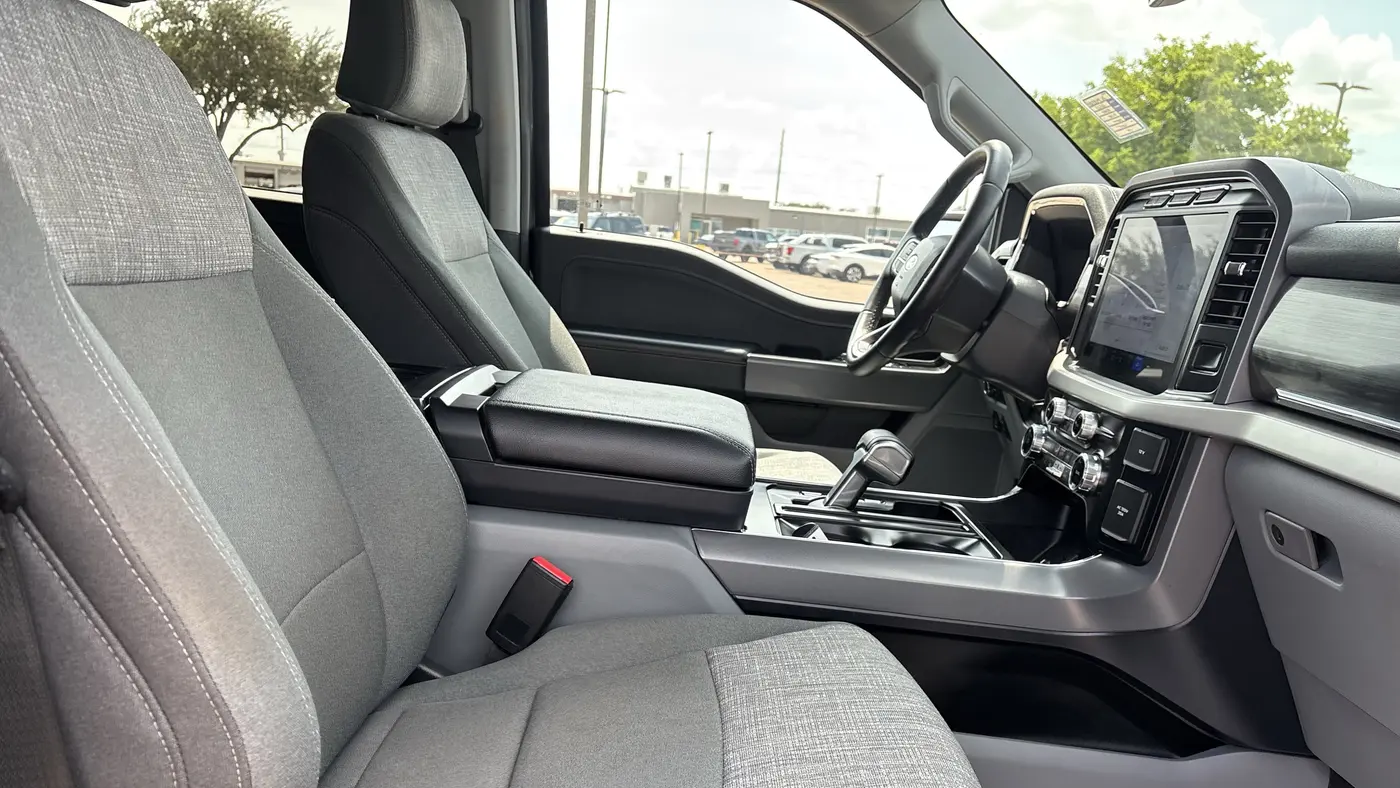 2023 Ford F-150 Lightning XLT