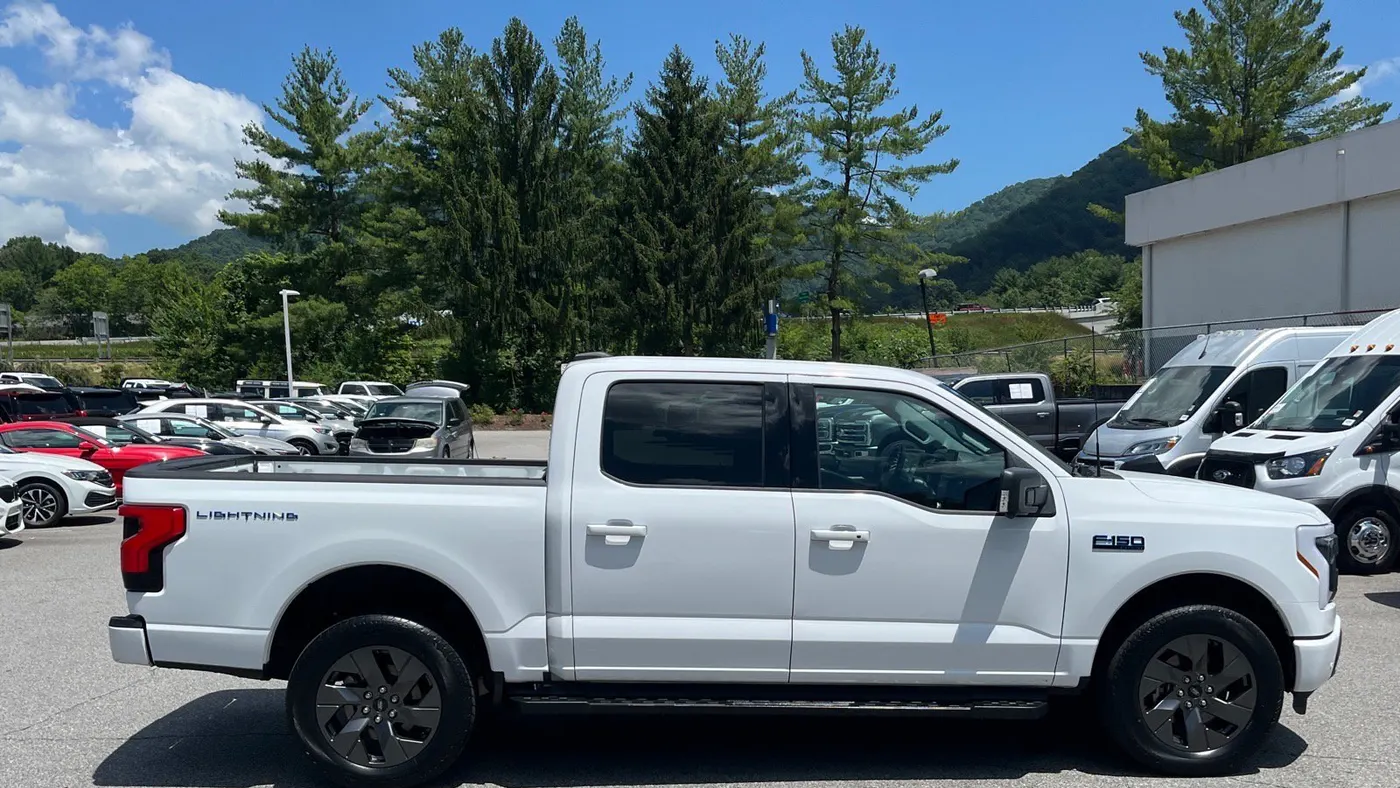 2024 Ford F-150 Lightning Flash