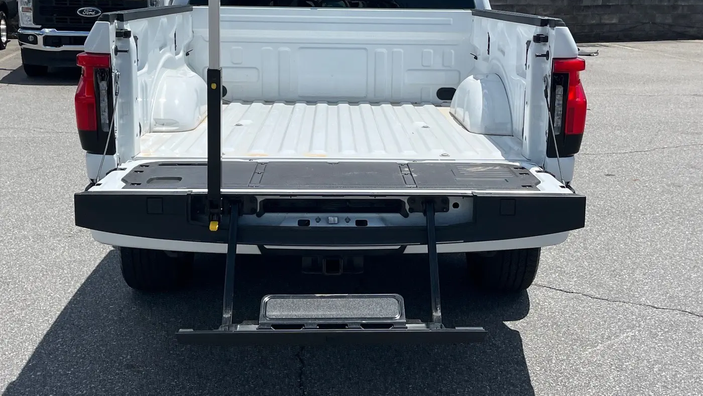 2024 Ford F-150 Lightning Flash