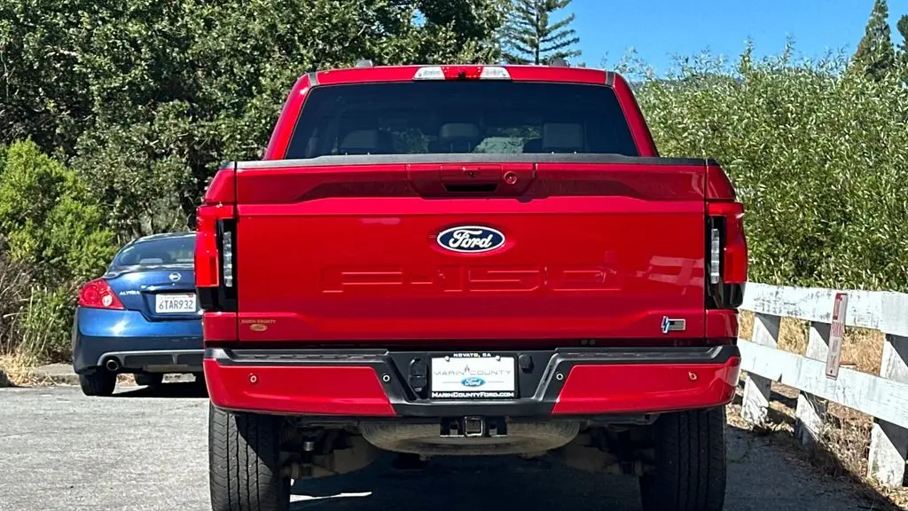 2025 Ford F-150 Lightning Flash