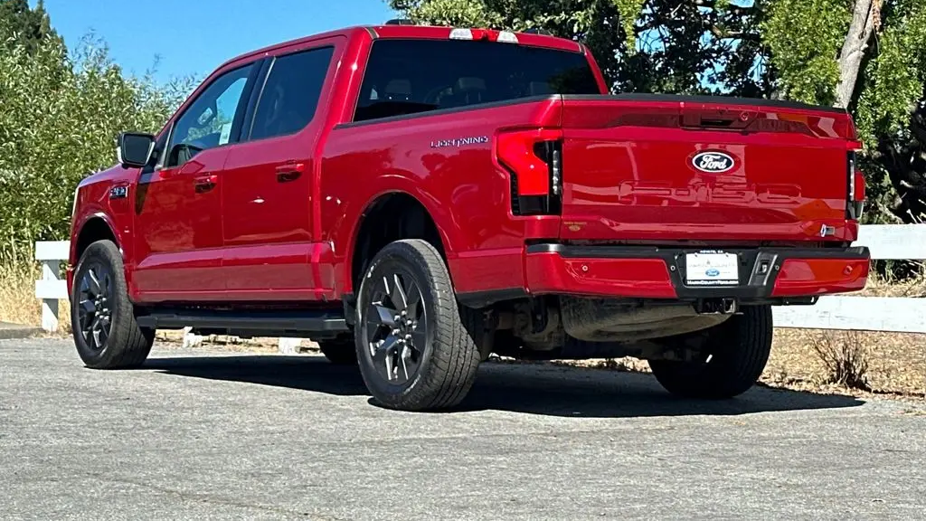 2025 Ford F-150 Lightning Flash
