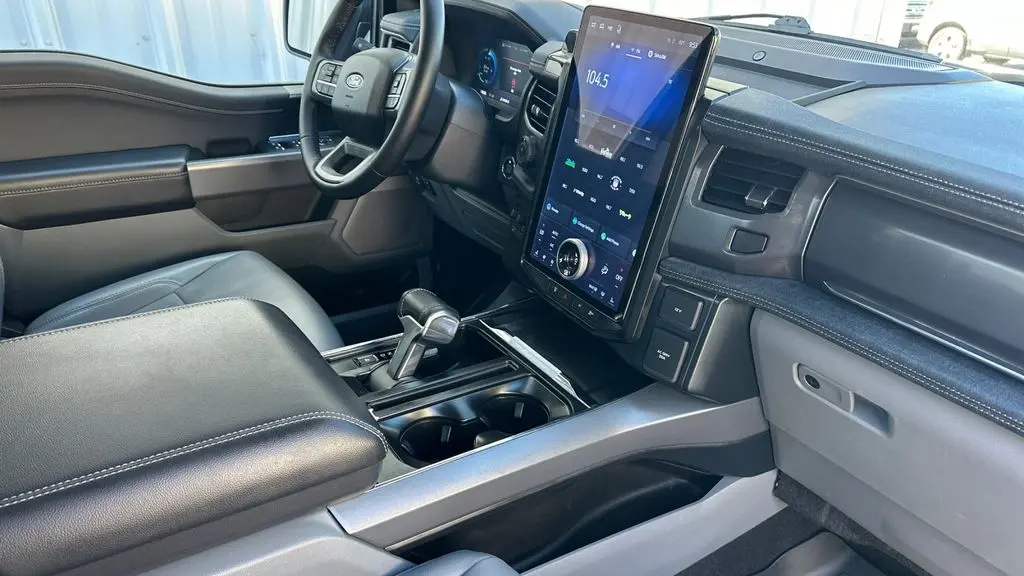 2025 Ford F-150 Lightning Flash