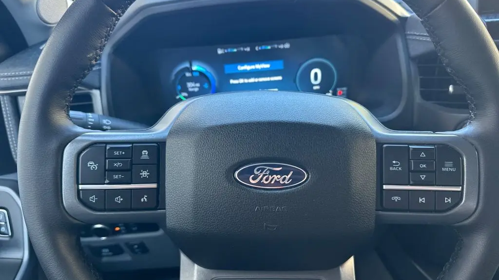 2025 Ford F-150 Lightning Flash