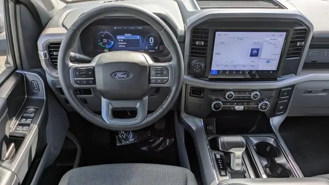 2025 Ford F-150 Lightning XLT