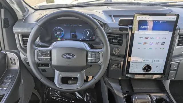 2025 Ford F-150 Lightning Flash