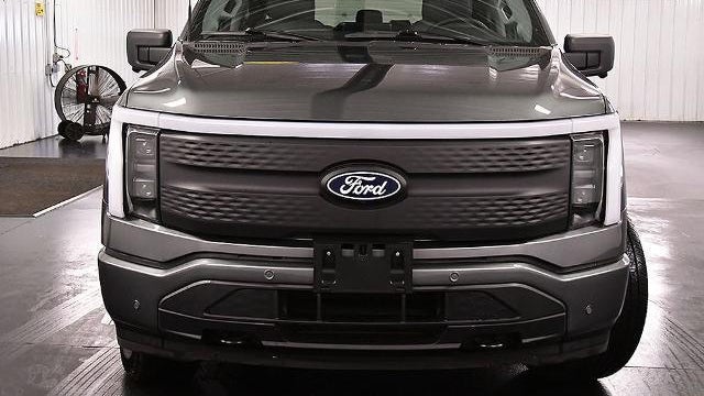 2025 Ford F-150 Lightning Flash