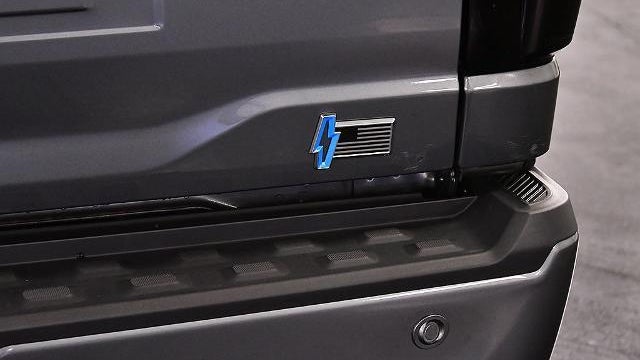 2025 Ford F-150 Lightning Flash