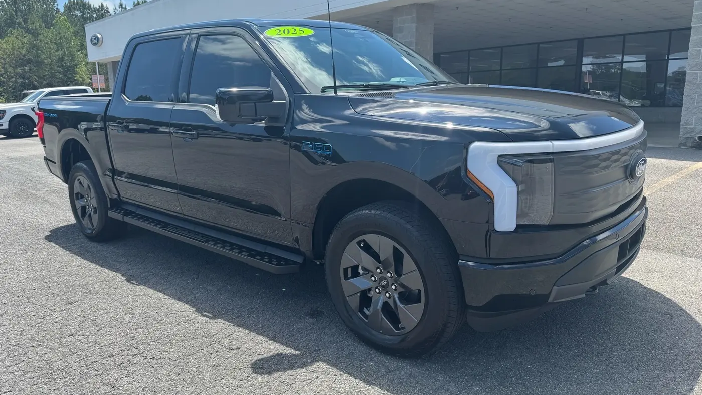 2025 Ford F-150 Lightning Lariat