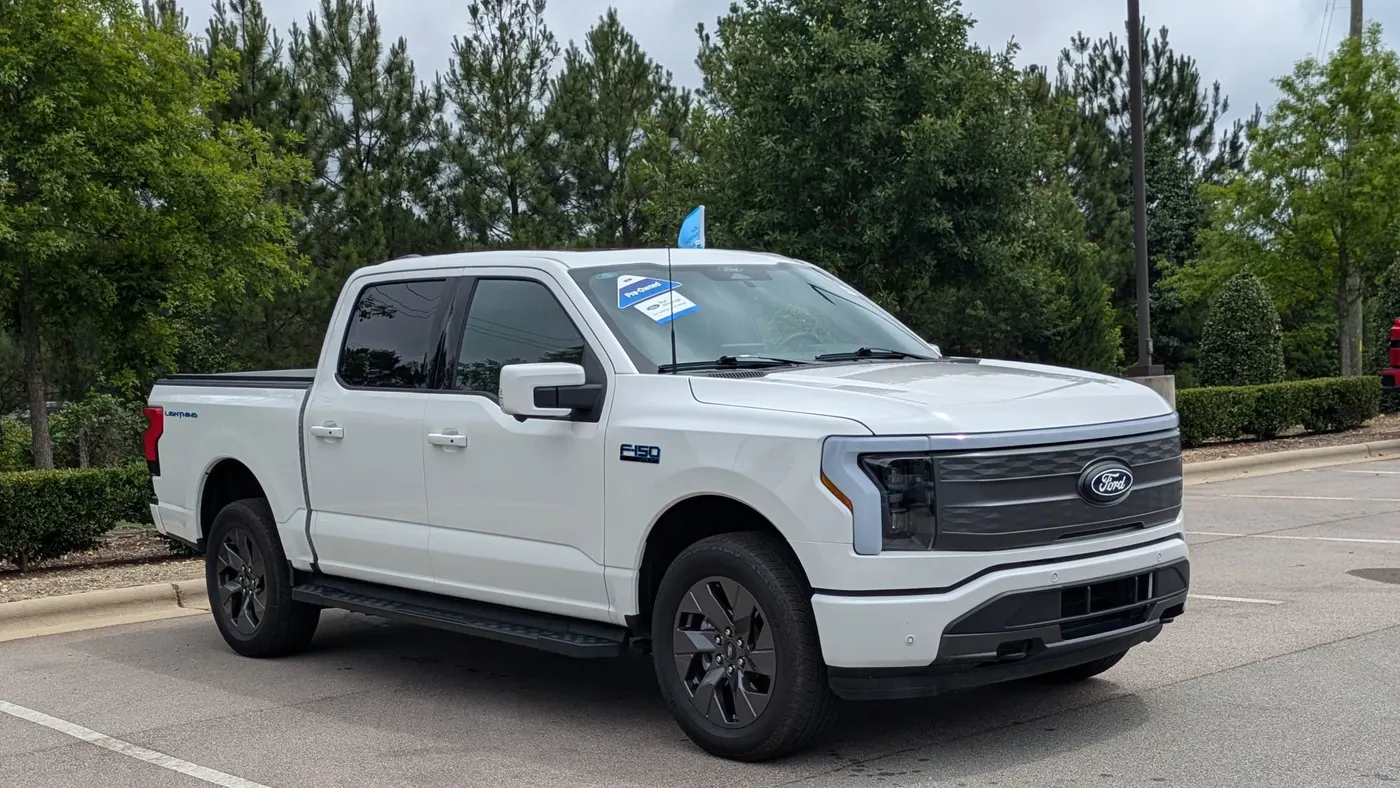 Preowned 2025 Ford F-150 Lightning Lariat for Sale