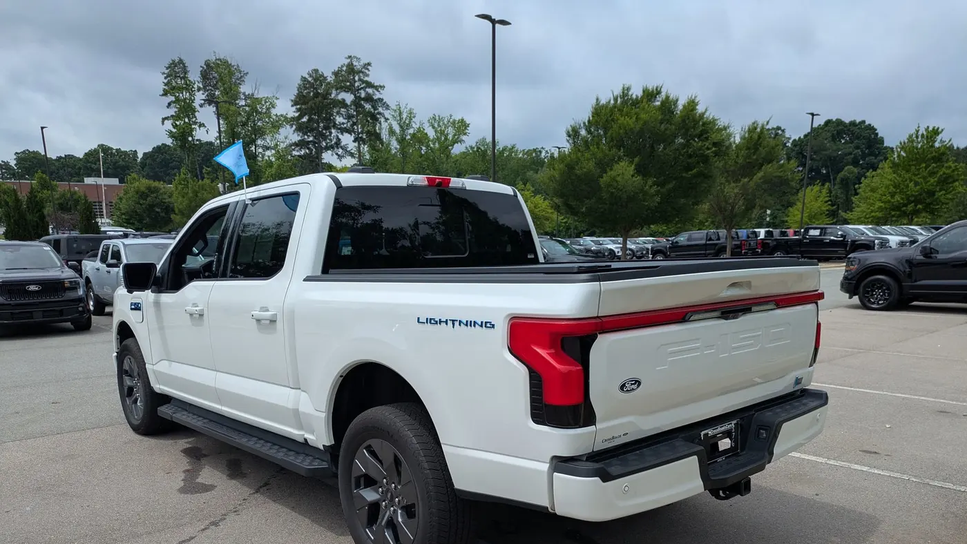2025 Ford F-150 Lightning Lariat