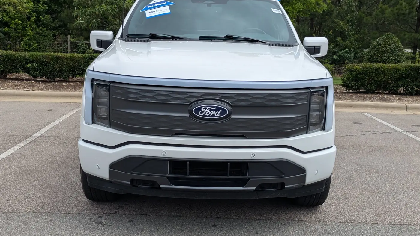 2025 Ford F-150 Lightning Lariat