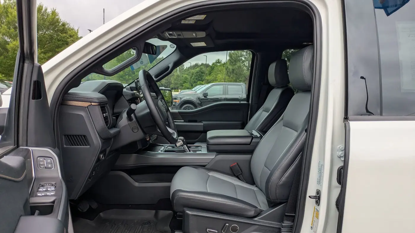 2025 Ford F-150 Lightning Lariat