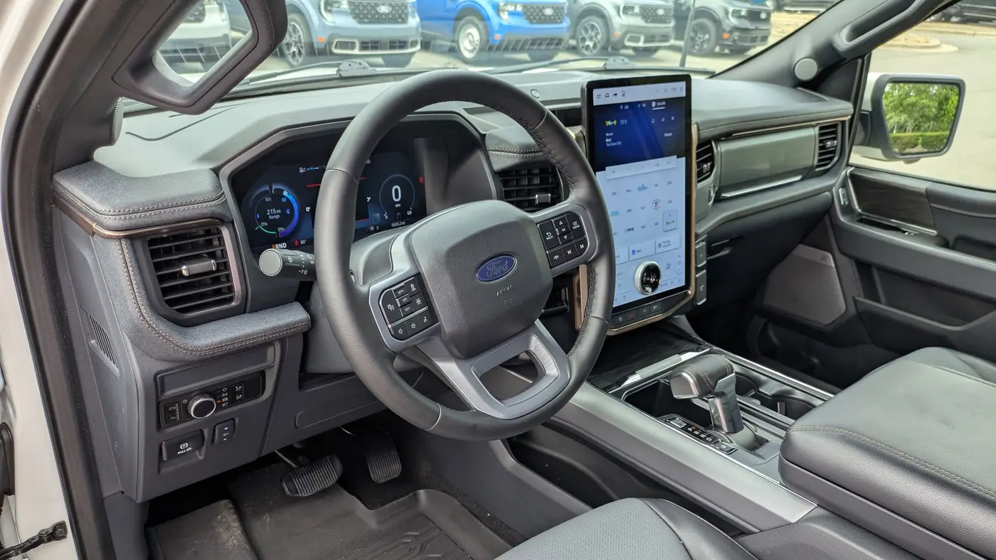 2025 Ford F-150 Lightning Lariat
