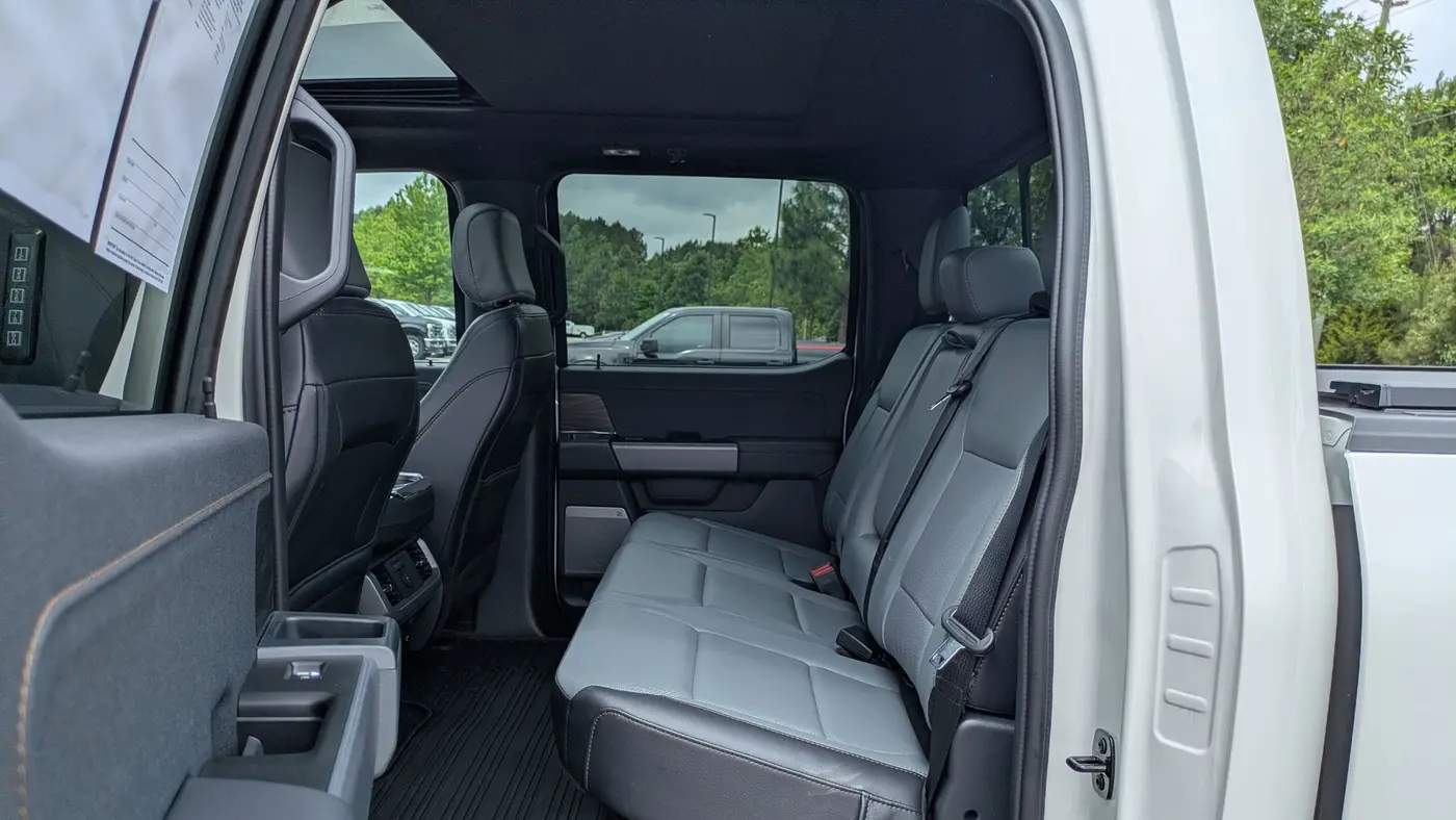 2025 Ford F-150 Lightning Lariat