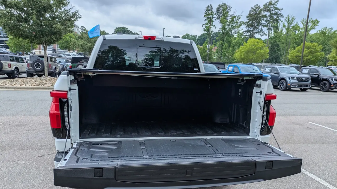 2025 Ford F-150 Lightning Lariat