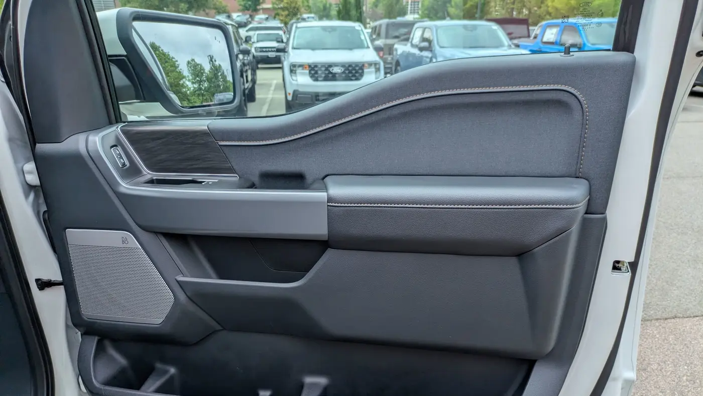 2025 Ford F-150 Lightning Lariat