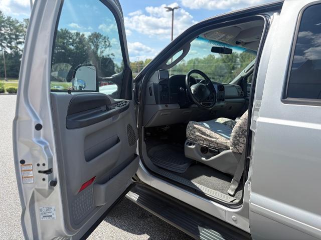 2005 Ford F-350 - $15,674