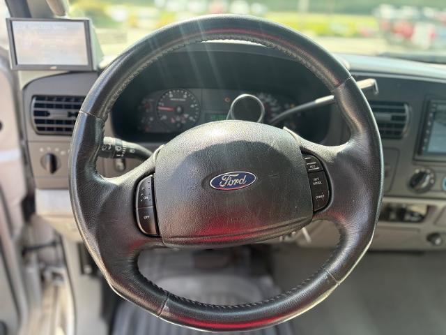 2005 Ford F-350 - $15,674