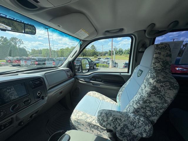 2005 Ford F-350 - $15,674