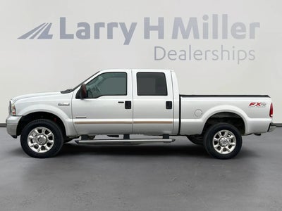 2005 Ford F-350 Super Duty 4DR Crew Cab XLT 4WD LB