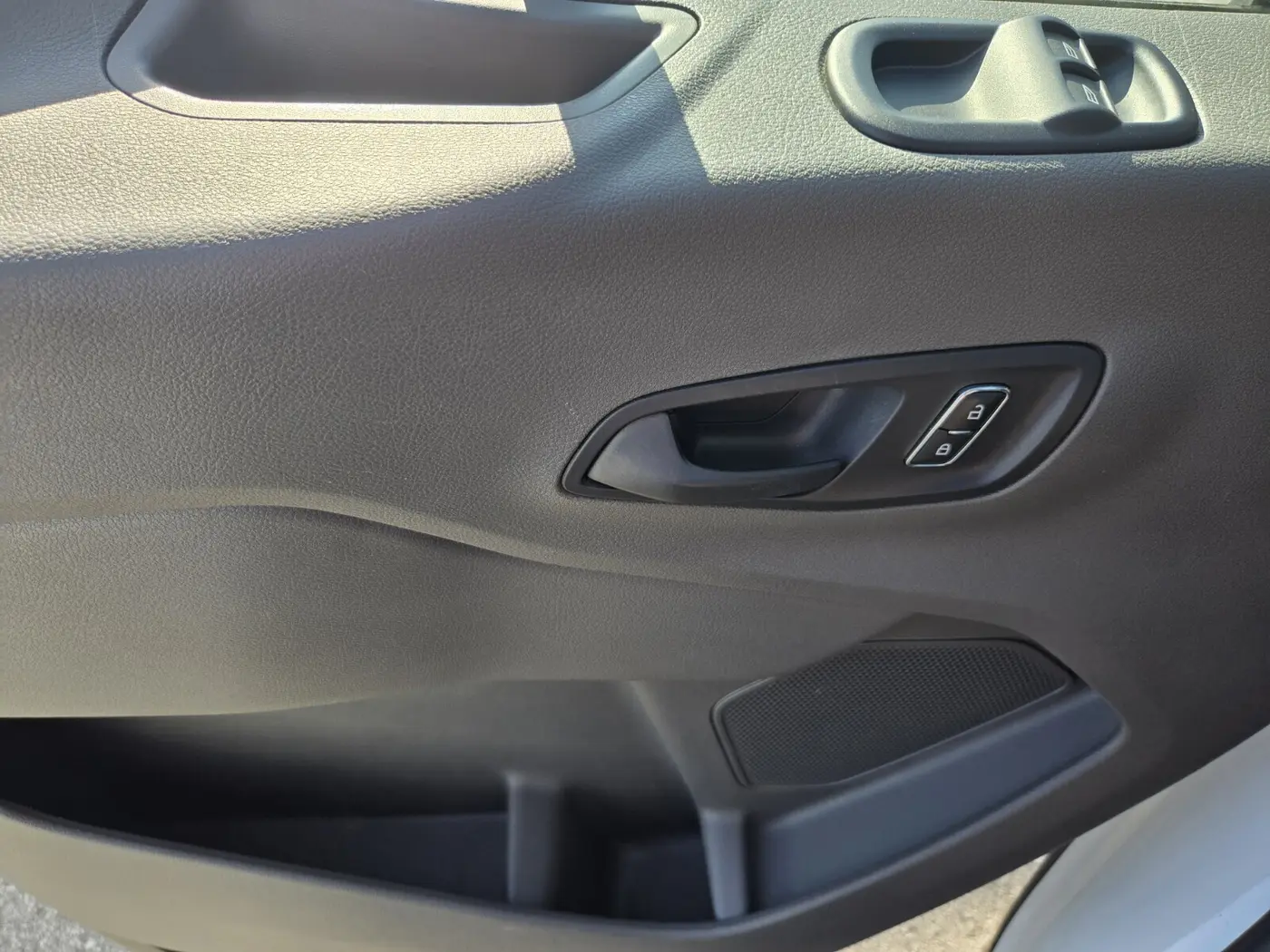 2023 Ford Transit - $27,850