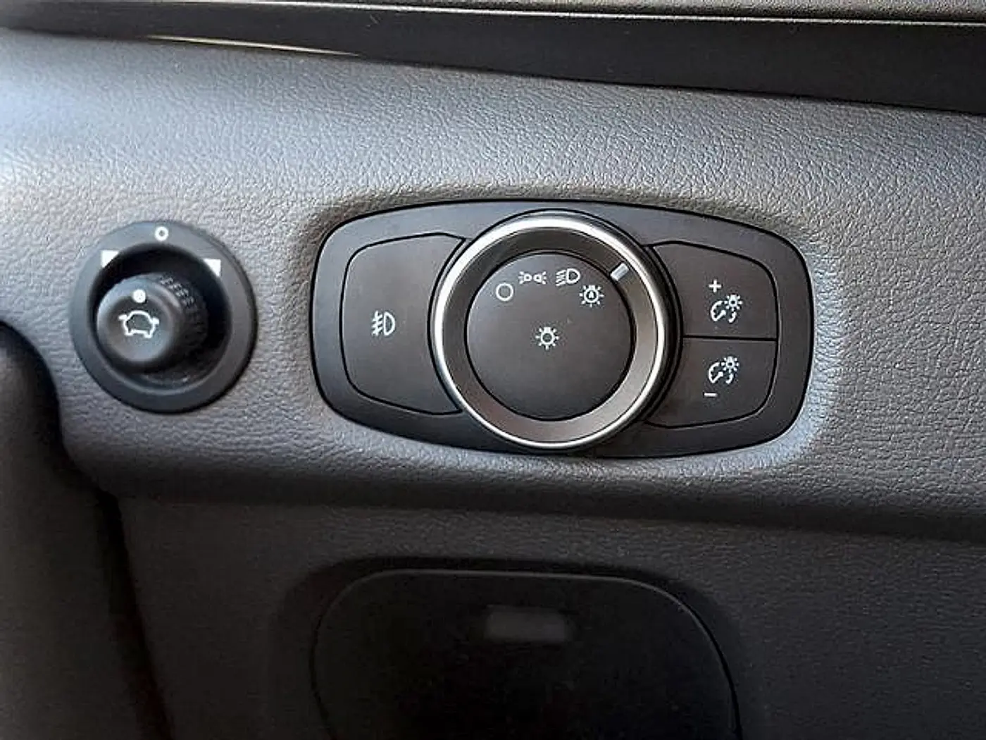 2020 Ford Transit - $23,995