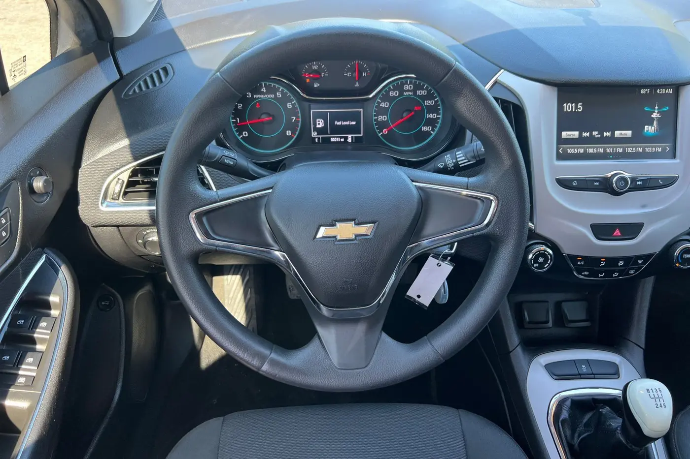 2017 Chevrolet Cruze - $9,800