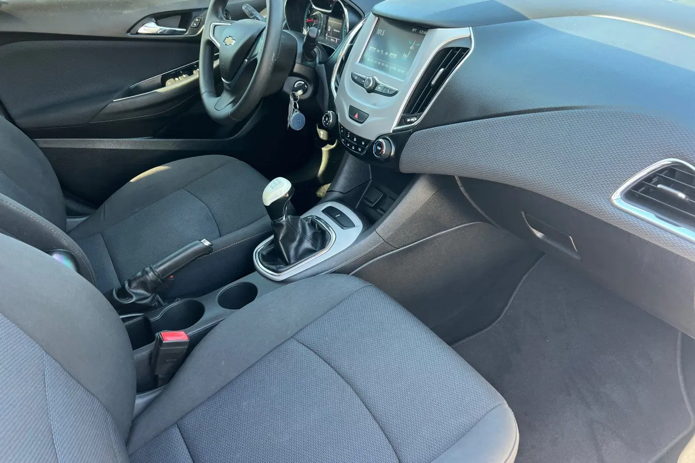 2017 Chevrolet Cruze - $9,800