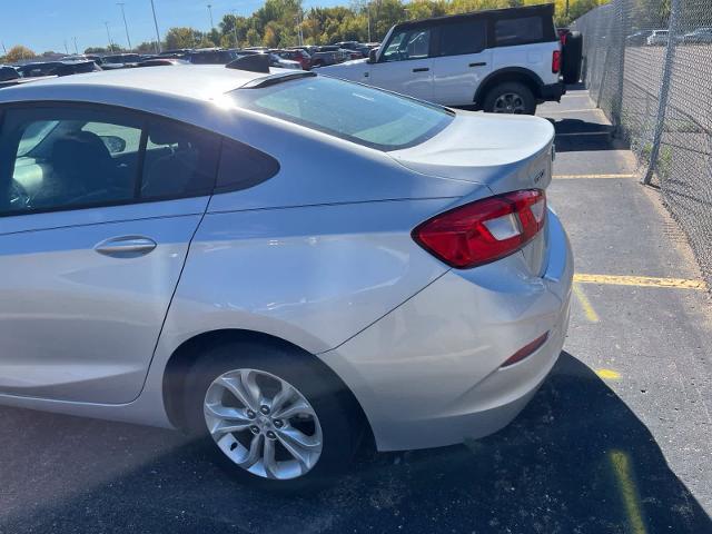 2019 Chevrolet Cruze - $9,779
