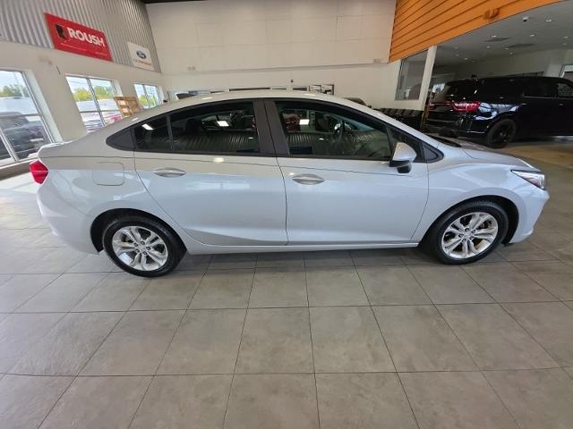2019 Chevrolet Cruze - $9,779